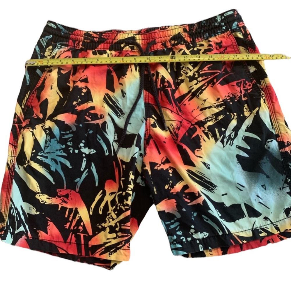 Like new: Mossimo tropical print shorts (no stretch)